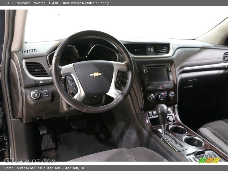 Blue Velvet Metallic / Ebony 2017 Chevrolet Traverse LT AWD