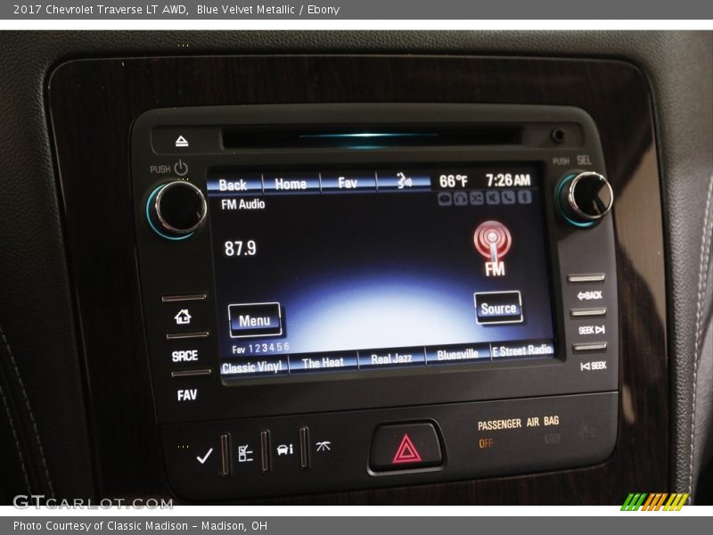 Blue Velvet Metallic / Ebony 2017 Chevrolet Traverse LT AWD