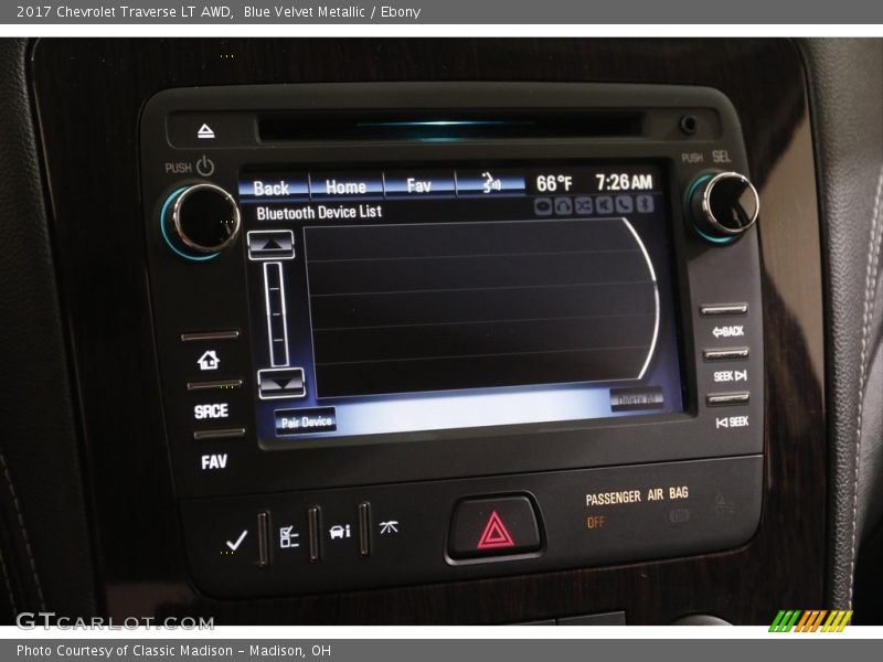 Blue Velvet Metallic / Ebony 2017 Chevrolet Traverse LT AWD