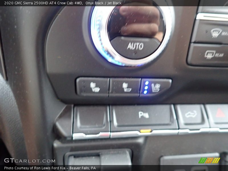 Onyx Black / Jet Black 2020 GMC Sierra 2500HD AT4 Crew Cab 4WD