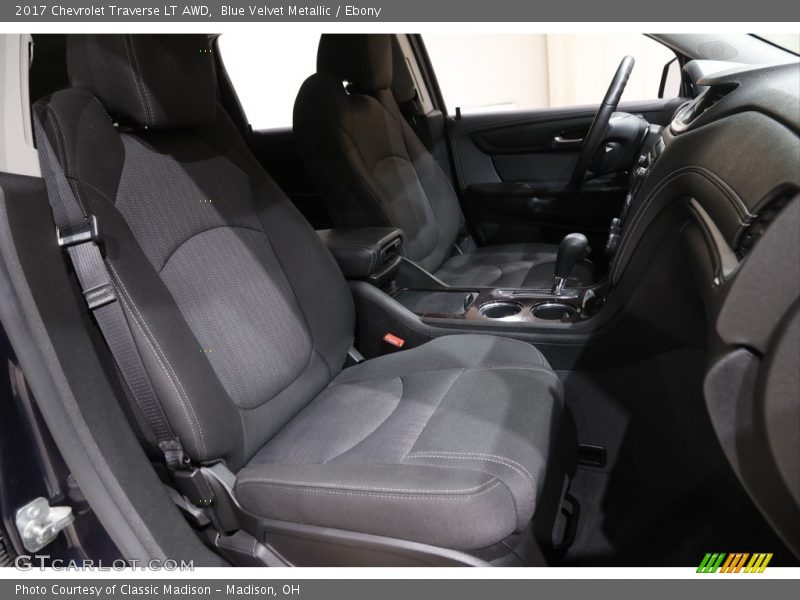 Blue Velvet Metallic / Ebony 2017 Chevrolet Traverse LT AWD