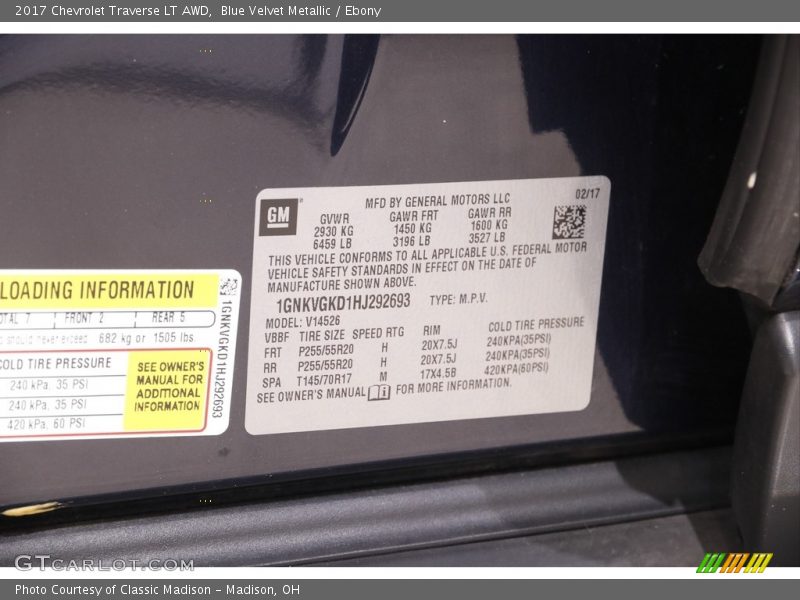 Blue Velvet Metallic / Ebony 2017 Chevrolet Traverse LT AWD