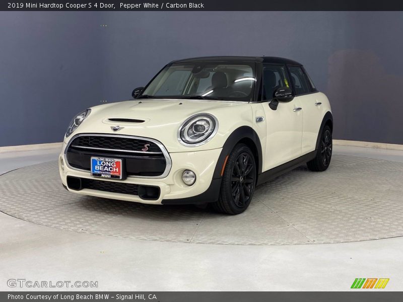 Pepper White / Carbon Black 2019 Mini Hardtop Cooper S 4 Door