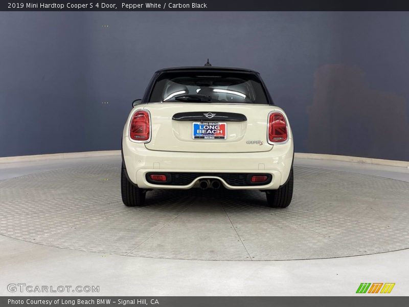 Pepper White / Carbon Black 2019 Mini Hardtop Cooper S 4 Door