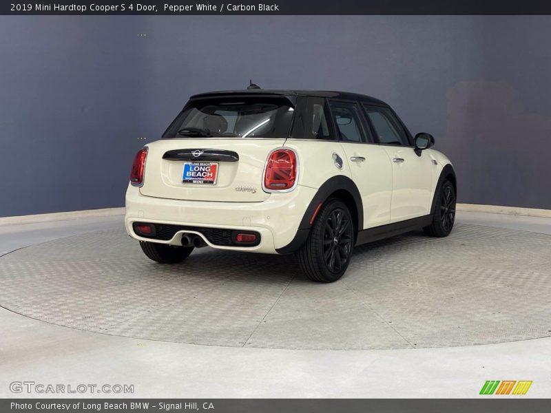 Pepper White / Carbon Black 2019 Mini Hardtop Cooper S 4 Door