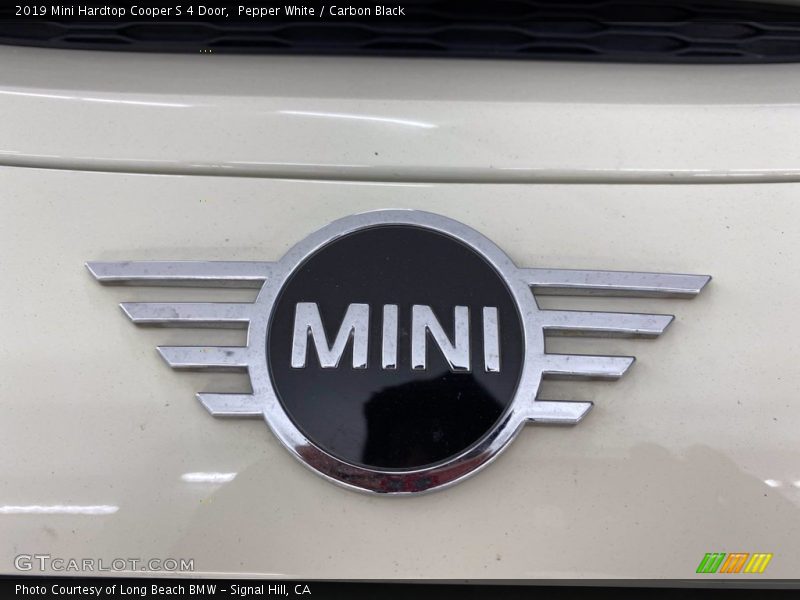 Pepper White / Carbon Black 2019 Mini Hardtop Cooper S 4 Door