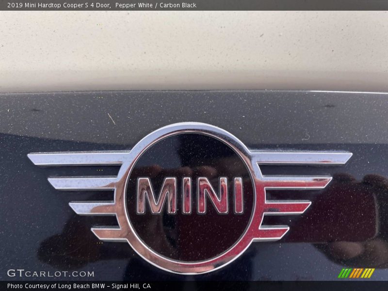 Pepper White / Carbon Black 2019 Mini Hardtop Cooper S 4 Door