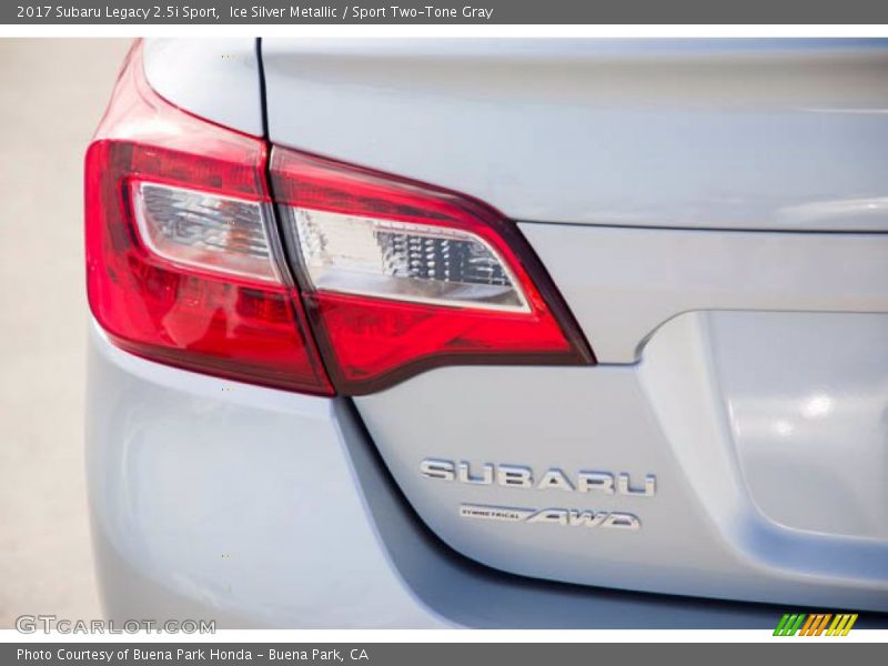 Ice Silver Metallic / Sport Two-Tone Gray 2017 Subaru Legacy 2.5i Sport