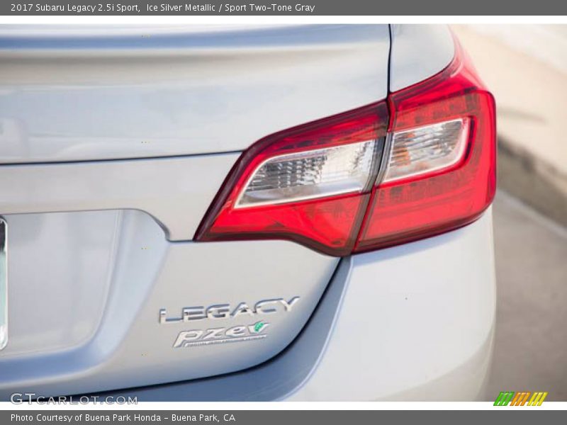 Ice Silver Metallic / Sport Two-Tone Gray 2017 Subaru Legacy 2.5i Sport