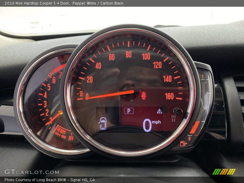 Pepper White / Carbon Black 2019 Mini Hardtop Cooper S 4 Door