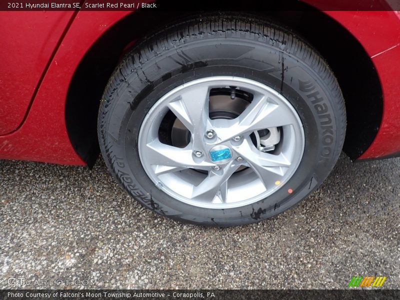 Scarlet Red Pearl / Black 2021 Hyundai Elantra SE