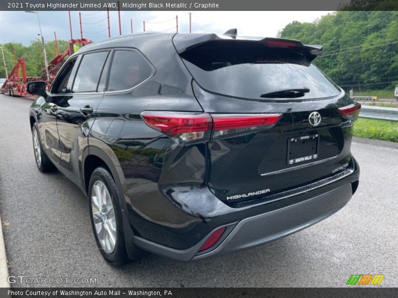 Midnight Black Metallic / Graphite 2021 Toyota Highlander Limited AWD