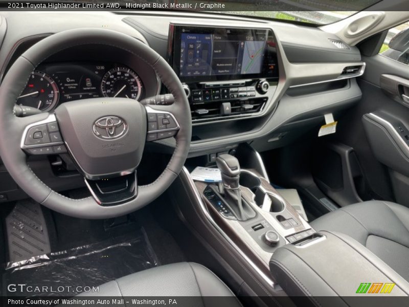 Midnight Black Metallic / Graphite 2021 Toyota Highlander Limited AWD