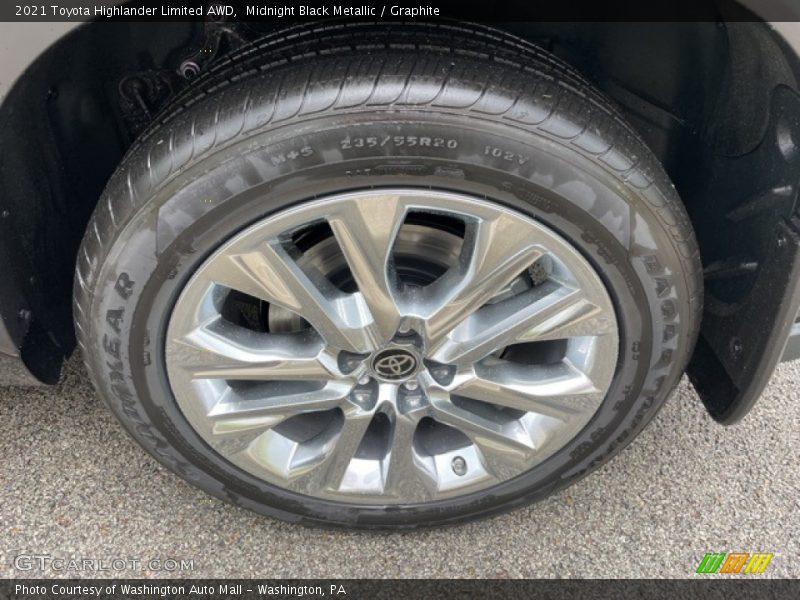 Midnight Black Metallic / Graphite 2021 Toyota Highlander Limited AWD