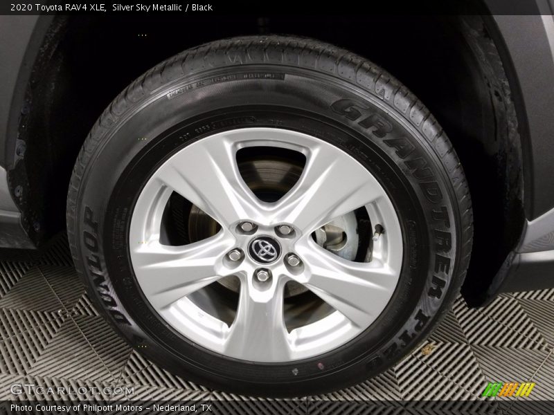 Silver Sky Metallic / Black 2020 Toyota RAV4 XLE