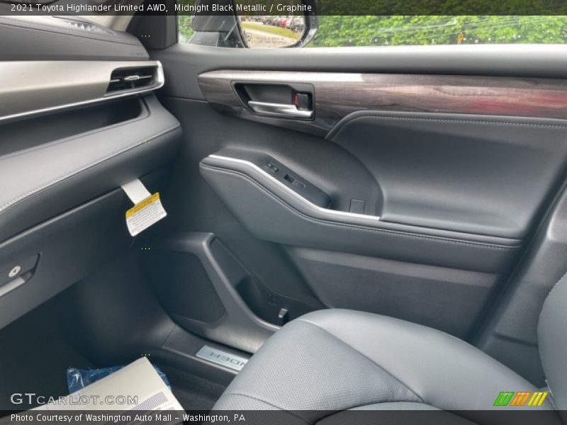 Midnight Black Metallic / Graphite 2021 Toyota Highlander Limited AWD