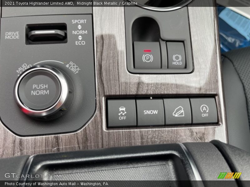 Midnight Black Metallic / Graphite 2021 Toyota Highlander Limited AWD