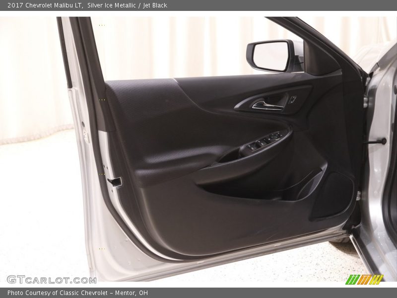 Silver Ice Metallic / Jet Black 2017 Chevrolet Malibu LT