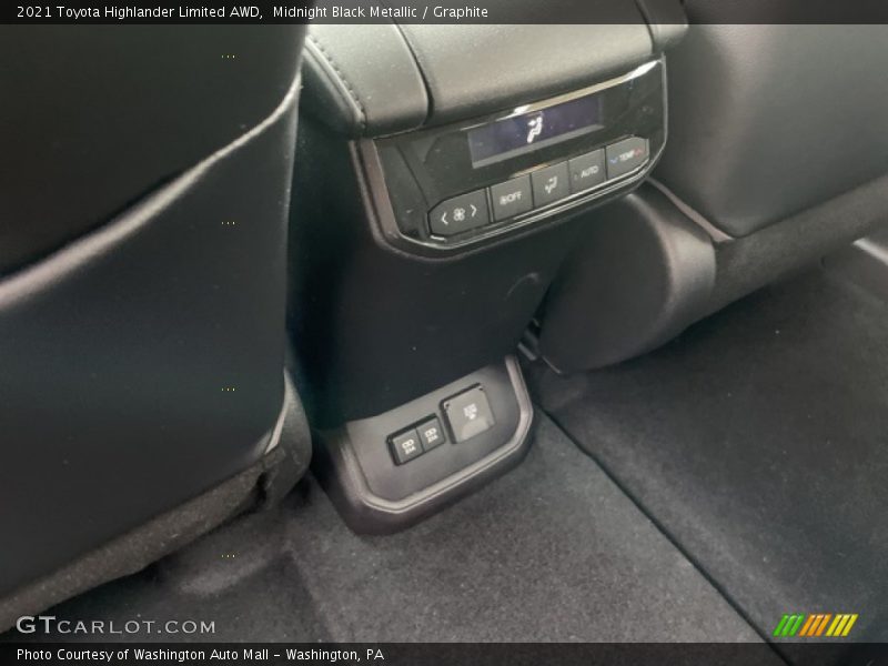 Midnight Black Metallic / Graphite 2021 Toyota Highlander Limited AWD