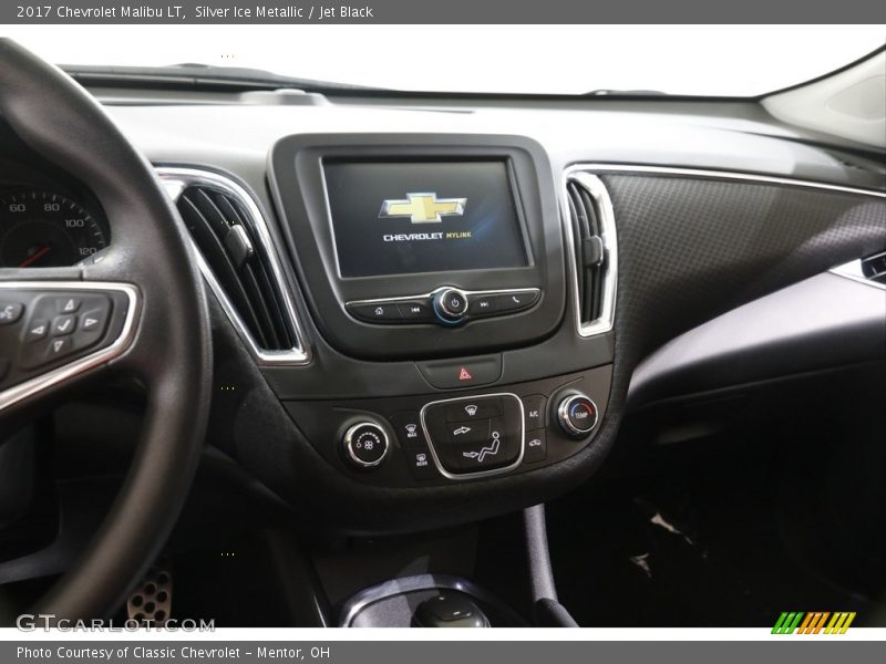 Silver Ice Metallic / Jet Black 2017 Chevrolet Malibu LT