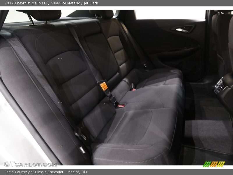 Silver Ice Metallic / Jet Black 2017 Chevrolet Malibu LT