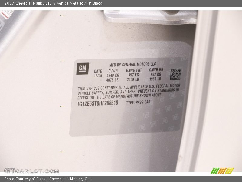 Silver Ice Metallic / Jet Black 2017 Chevrolet Malibu LT
