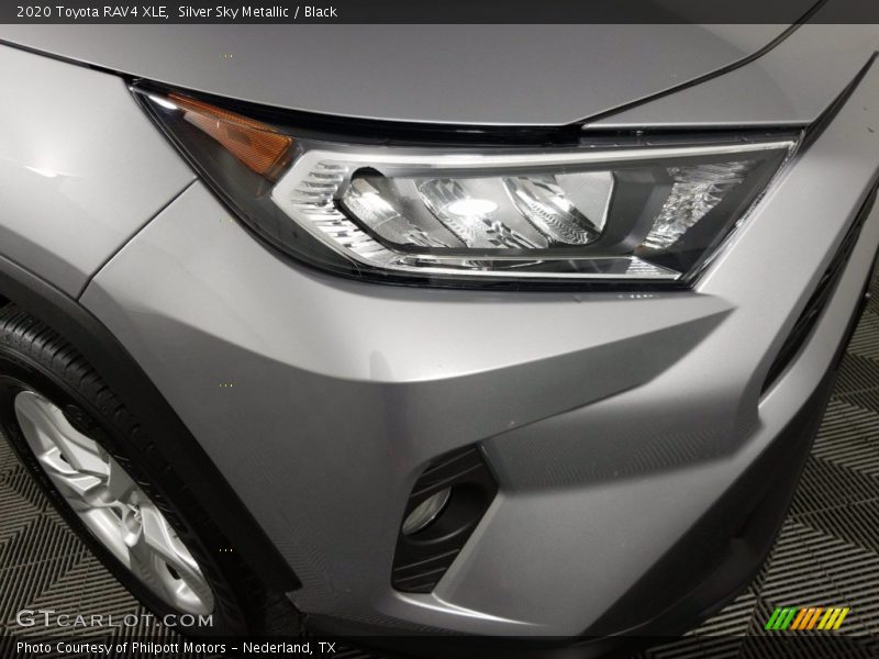 Silver Sky Metallic / Black 2020 Toyota RAV4 XLE