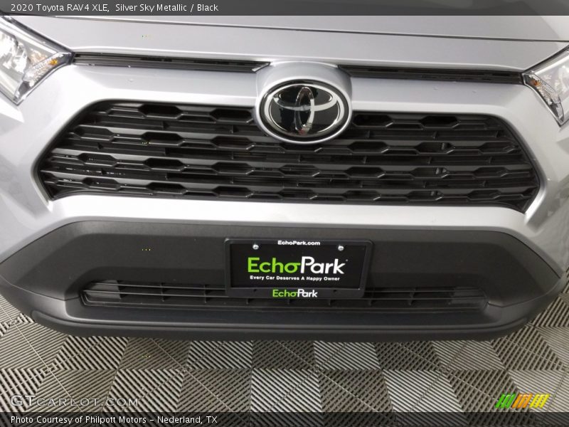 Silver Sky Metallic / Black 2020 Toyota RAV4 XLE