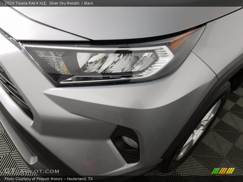 Silver Sky Metallic / Black 2020 Toyota RAV4 XLE