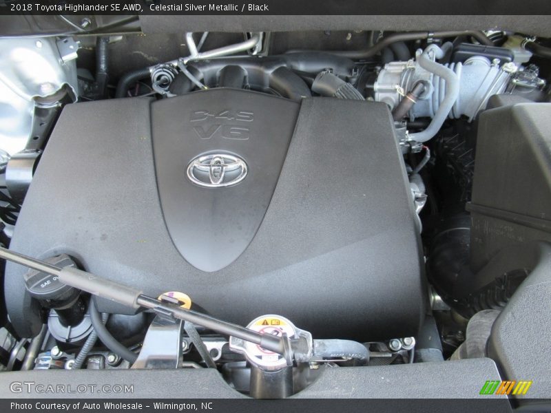 Celestial Silver Metallic / Black 2018 Toyota Highlander SE AWD