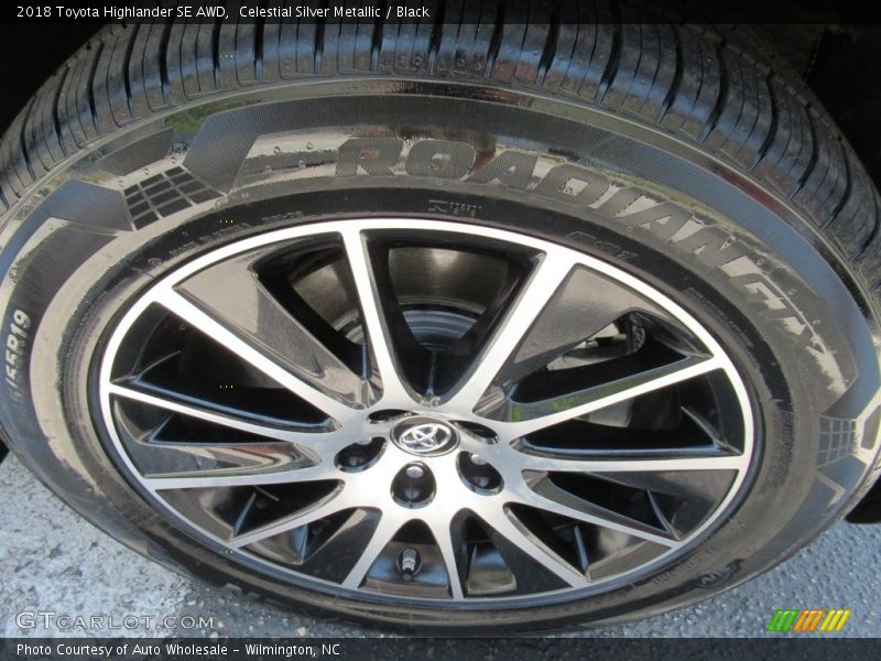 Celestial Silver Metallic / Black 2018 Toyota Highlander SE AWD