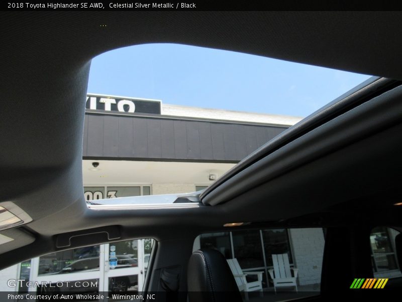 Celestial Silver Metallic / Black 2018 Toyota Highlander SE AWD