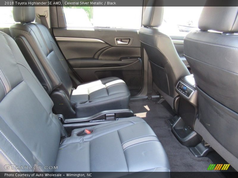 Celestial Silver Metallic / Black 2018 Toyota Highlander SE AWD