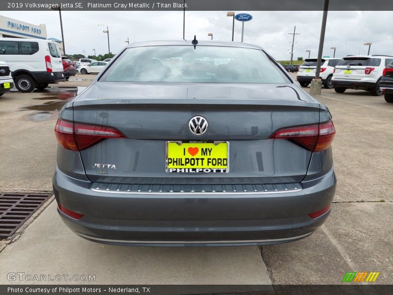 Platinum Gray Metallic / Titan Black 2019 Volkswagen Jetta SE