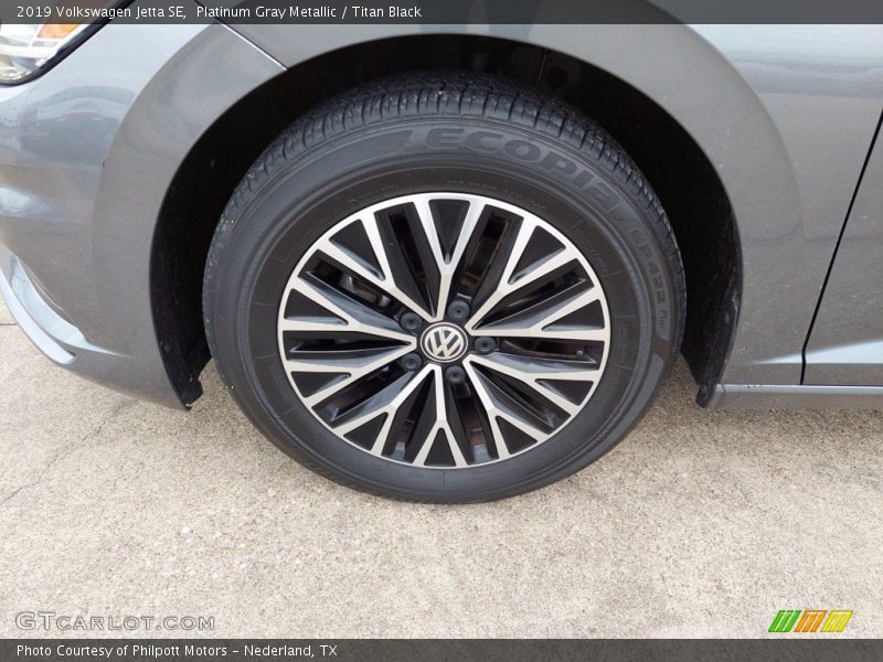 Platinum Gray Metallic / Titan Black 2019 Volkswagen Jetta SE