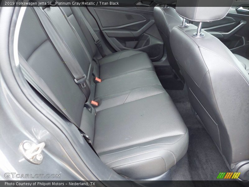 Platinum Gray Metallic / Titan Black 2019 Volkswagen Jetta SE