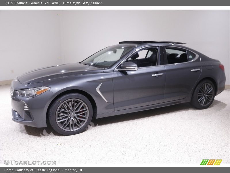 Front 3/4 View of 2019 Genesis G70 AWD