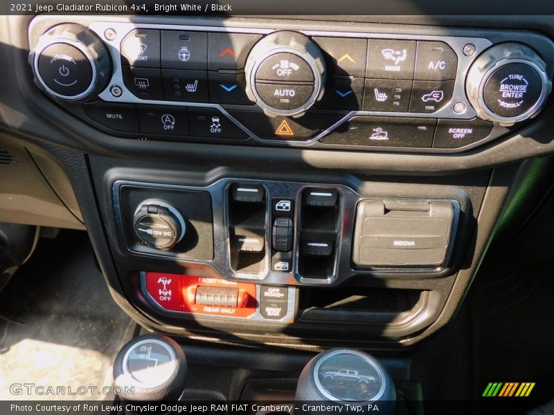 Bright White / Black 2021 Jeep Gladiator Rubicon 4x4