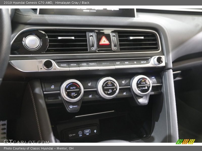 Controls of 2019 Genesis G70 AWD