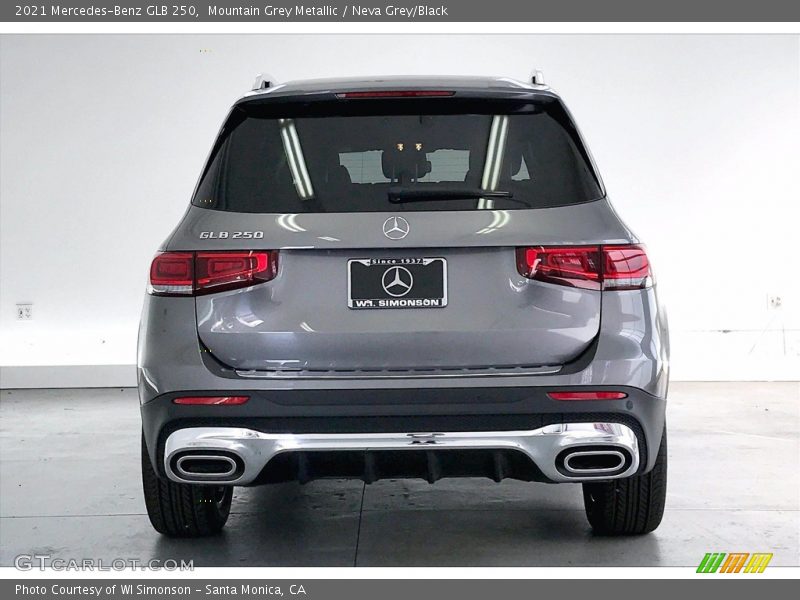 Mountain Grey Metallic / Neva Grey/Black 2021 Mercedes-Benz GLB 250