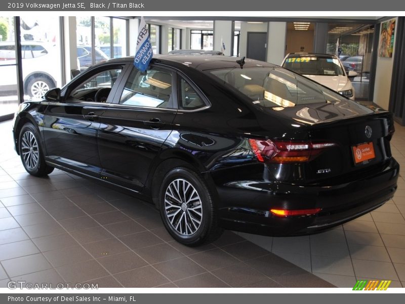 Black / Titan Black 2019 Volkswagen Jetta SE