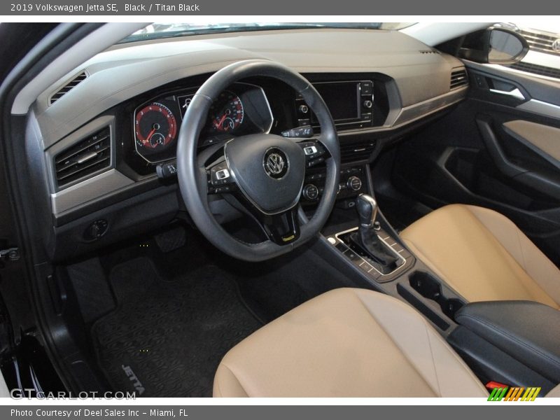 Black / Titan Black 2019 Volkswagen Jetta SE