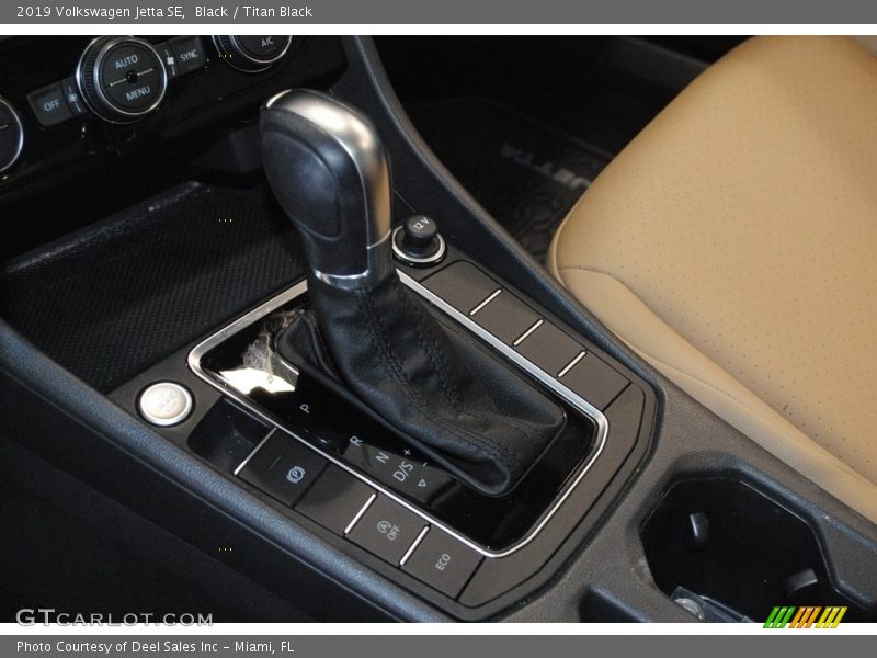 Black / Titan Black 2019 Volkswagen Jetta SE
