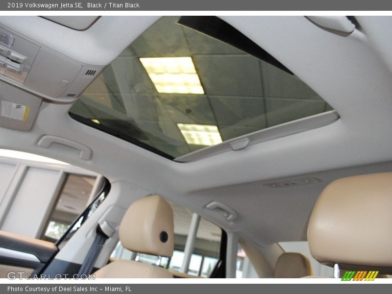Black / Titan Black 2019 Volkswagen Jetta SE
