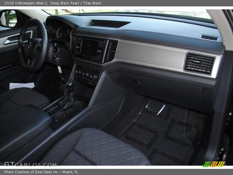 Dashboard of 2018 Atlas S