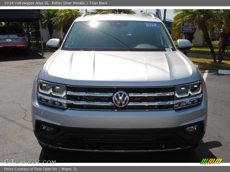 Reflex Silver Metallic / Titan Black 2018 Volkswagen Atlas SE