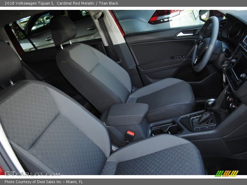 Cardinal Red Metallic / Titan Black 2018 Volkswagen Tiguan S