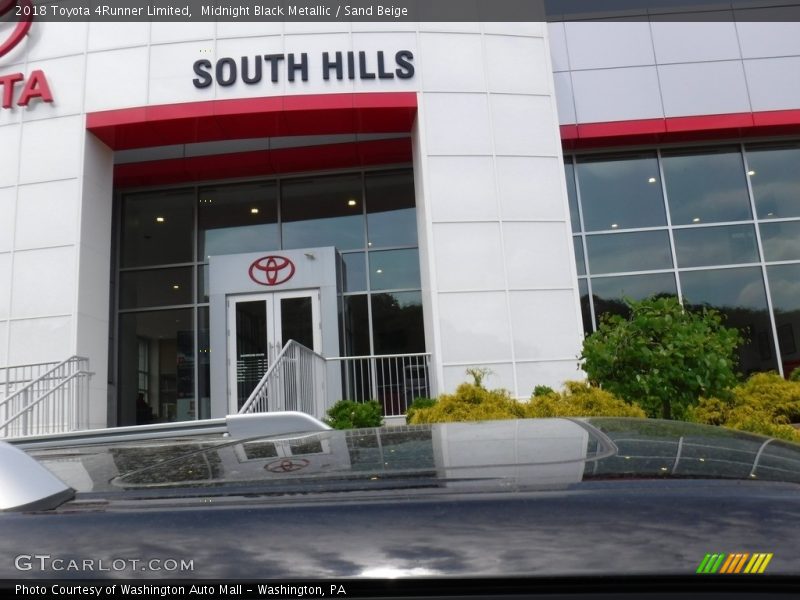 Midnight Black Metallic / Sand Beige 2018 Toyota 4Runner Limited