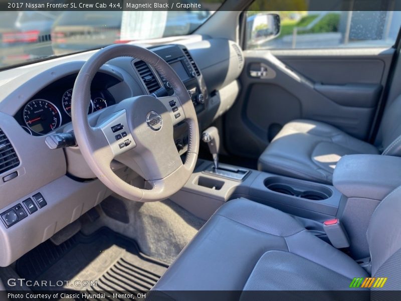 Magnetic Black / Graphite 2017 Nissan Frontier SL Crew Cab 4x4