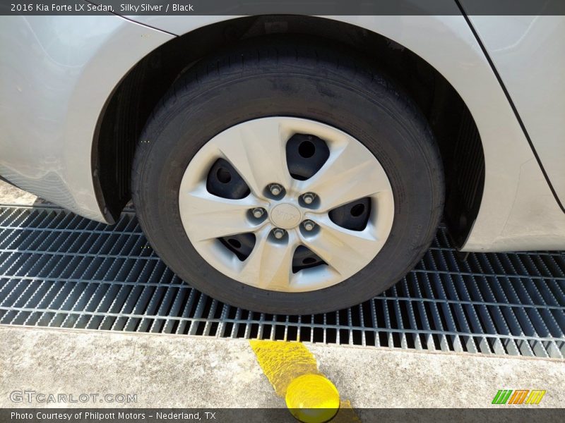 Silky Silver / Black 2016 Kia Forte LX Sedan